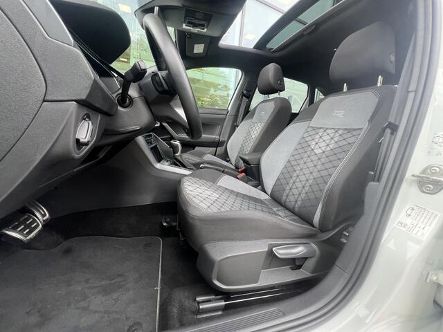 Volkswagen Taigo 1.5 TSI R-Line / Panoramadak / Black Style / IQ LED / Virtual cockpit pro / Camera / 18'' LMV