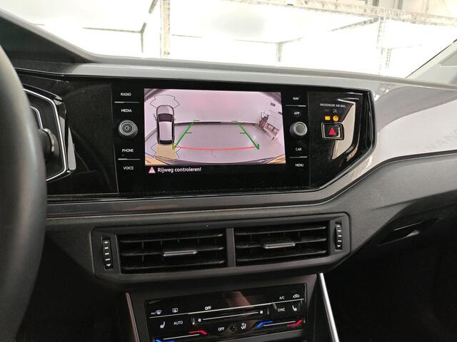 Volkswagen Taigo 1.0 TSI Style / AUTOMAAT/ PANO/ CAMERA/ PARK. SENSOREN/ IQ. LIGHT/ ADAPT. CRUISE/ STOELVERWARM./ DIGITAL DASHBOARD/ CLIMA/ 17" LMV