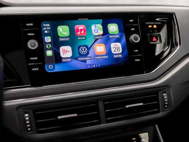 Volkswagen Taigo 1.0 TSI R-Line Automaat (2X R-LINE, PANORAMADAK, VIRTUAL COCKPIT, APPLE CARPLAY, STOELVERWARMING, SPORTSTOELEN, KEYLESS, PARKEERSENSOREN, NIEUWE APK, NIEUWSTAAT)