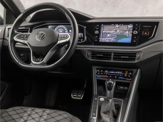 Volkswagen Taigo 1.0 TSI R-Line Automaat (2X R-LINE, VIRTUAL COCKPIT, APPLE CARPLAY, GROOT NAVI, CAMERA, STOELVERWARMING, SPORTSTOELEN, GETINT GLAS, KEYLESS, NIEUWSTAAT)