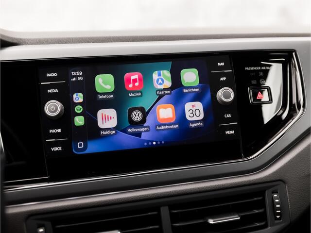 Volkswagen Taigo 1.0 TSI R-Line Automaat (2X R-LINE, VIRTUAL COCKPIT, APPLE CARPLAY, GROOT NAVI, CAMERA, STOELVERWARMING, SPORTSTOELEN, GETINT GLAS, KEYLESS, NIEUWSTAAT)