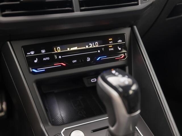 Volkswagen Taigo 1.0 TSI R-Line Automaat (2X R-LINE, VIRTUAL COCKPIT, APPLE CARPLAY, GROOT NAVI, CAMERA, STOELVERWARMING, SPORTSTOELEN, GETINT GLAS, KEYLESS, NIEUWSTAAT)