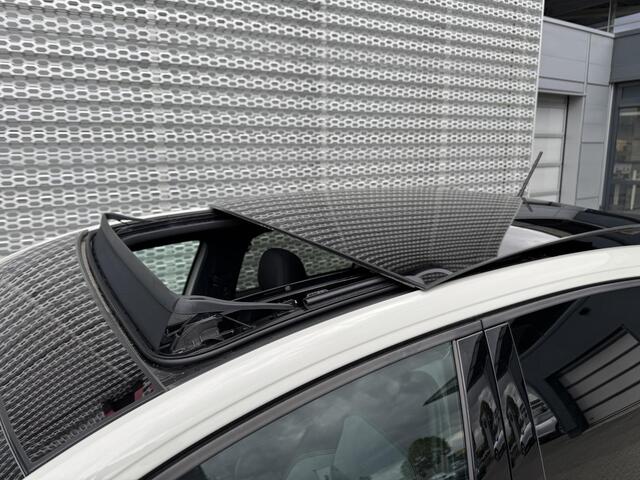 Volkswagen Taigo R-Line-Edition 1.0 85 kW / 116 pk TSI 7 versn. DSG | Panoramadak |