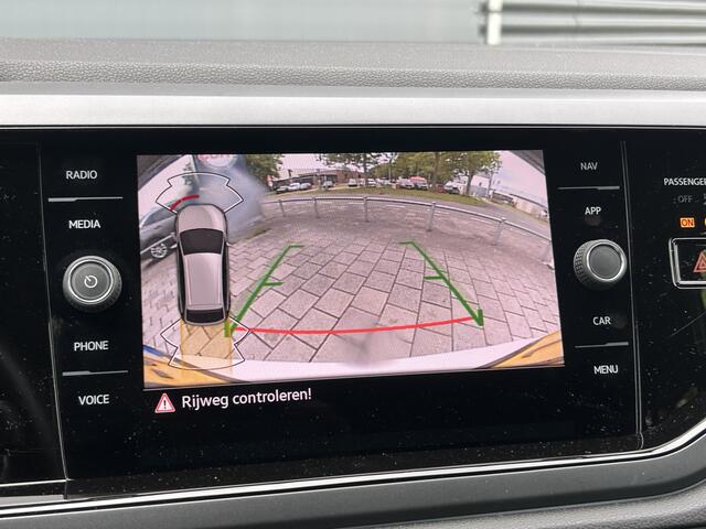 Volkswagen Taigo BWJ 2022 | 1.0 TSI R-Line Business AUTOMAAT | CAMERA A | VIRT. COCKPIT | PDC 2X | DONKER GLAS | 18'' LMV | CLIMA | NAVI |