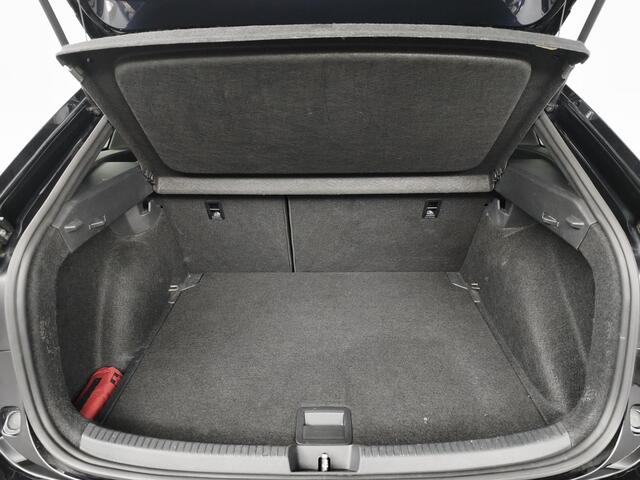 Volkswagen Taigo 1.0 TSI R-Line Business | Trekhaak | Stoelverwarming | Navigatie | Camera |