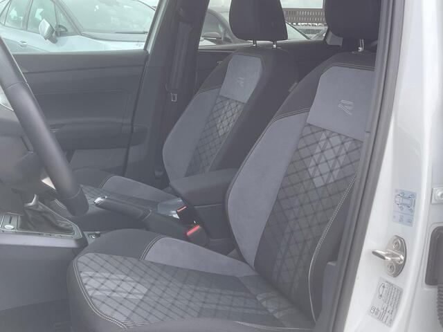 Volkswagen Taigo 1.5 TSI 150PK DSG R-Line Business / Black Style / Panoramadak / Digital Cockpit Pro / Beats audio / Matrix Led / 18'' Misano Velg / VW