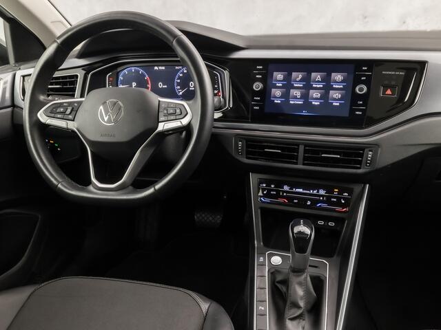 Volkswagen Taigo 1.0 TSI Sport Automaat (PANORAMADAK, APPLE CARPLAY, GROOT NAVI, LEDER, KEYLESS, STOELVERWARMING, SPORTSTOELEN, CAMERA, IQ LIGHT, NIEUWSTAAT)