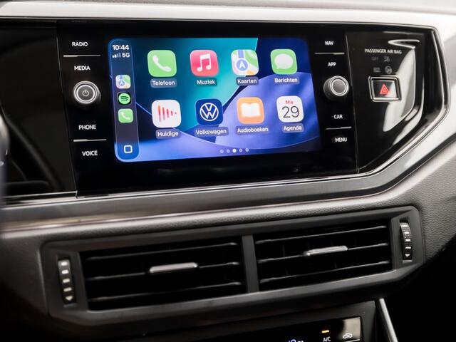 Volkswagen Taigo 1.0 TSI Sport Automaat (PANORAMADAK, APPLE CARPLAY, GROOT NAVI, LEDER, KEYLESS, STOELVERWARMING, SPORTSTOELEN, CAMERA, IQ LIGHT, NIEUWSTAAT)