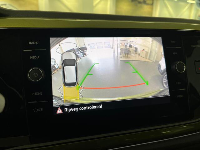 Volkswagen Taigo 1.0 TSI 110pk DSG Style · Camera · Apple/Android Car Play · IQ.Light · P-Sensoren · Stoelverwarming · 17'' Inch ·