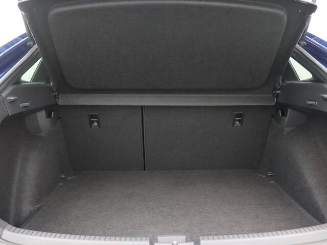 Volkswagen Taigo 1.5 TSI R-Line 150PK DSG Achteruitrijcamera, Keyless, 18" LM velgen, Side Assist, Stoelverwarming, Virtual Cockpit, Navi via Apple Carplay/Android Auto