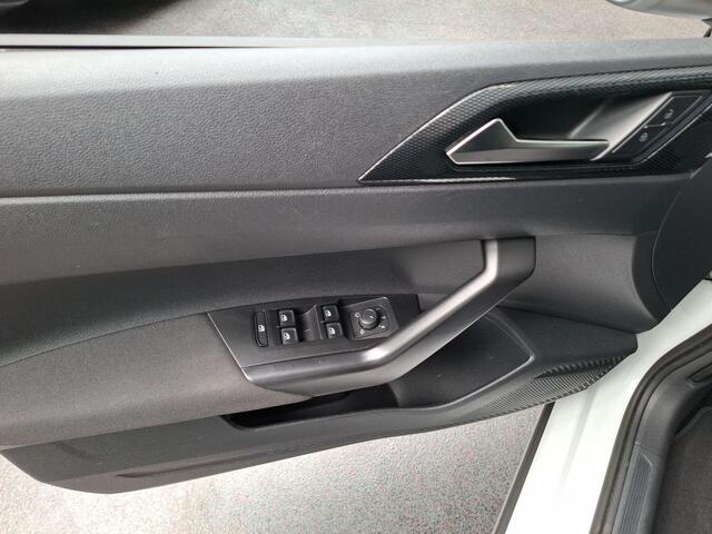 Volkswagen Taigo 1.0 TSI Life Business CarPlay