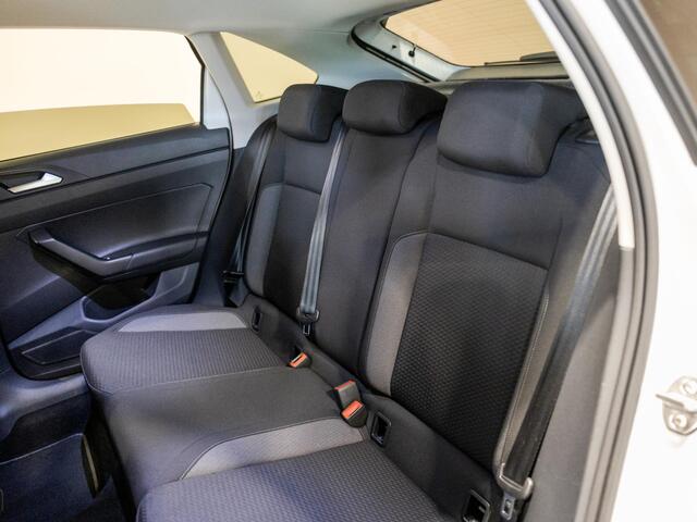 Volkswagen Taigo 1.0 TSI Life / 95pk / Achteruitrij camera / Automatische klimaatregeling / NAP / Dealer onderhouden /