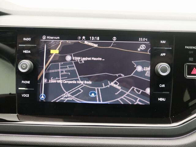 Volkswagen Taigo 1.0 TSI R-Line | Automaat | Navigatie | Parkeersensoren v+a met achteruitrijcamera | Climate Control | Lichtmetalen velgen, 4 seizoenenbanden | Metaalkleur |