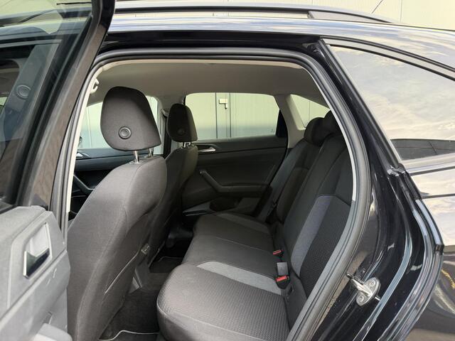 Volkswagen Taigo 1.0 TSI / Trekhaak / NAP Logisch / Cruise Control Adaptief / Apple Carplay / Android Auto / All Season Banden