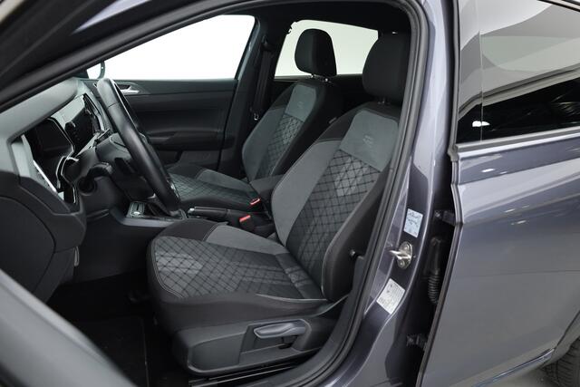 Volkswagen Taigo 1.0 TSI R-Line DSG | IQ. Light | Adapt. Cruise | Camera | Apple CarPlay | Keyless | Stoelverw. | Navi | 17'' |