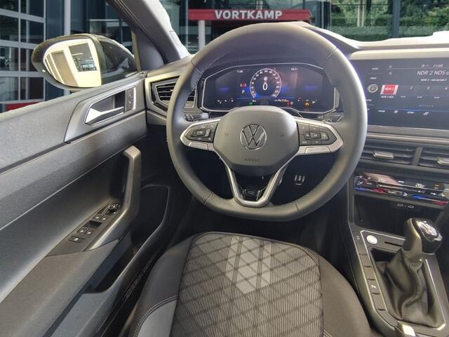 Volkswagen Taigo 1.5 TSI DSG R-LINE BLACK STYLE PANO-DAK/CAMERA/ACC/IQ/STOELVERW/CARPLAY