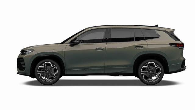 Volkswagen Tayron 1.5 eHybrid 204 6DSG R-Line Edition Automaat | Panoramisch schuif-, kanteldak, elektrisch bedienbaar | R-Line exterieurpakket 'Black Style'
