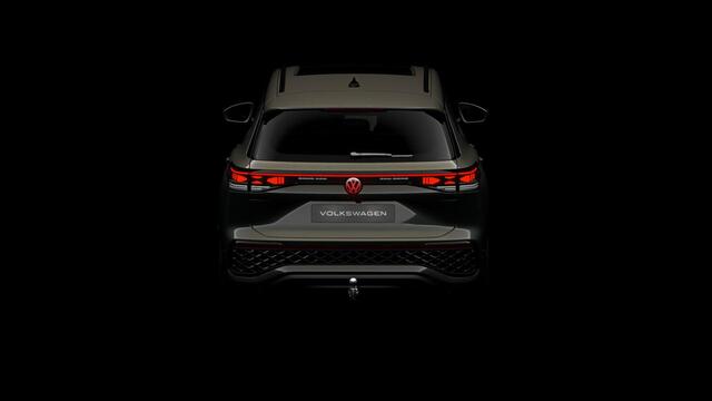 Volkswagen Tayron 1.5 eHybrid 204 6DSG R-Line Edition Automaat | Panoramisch schuif-, kanteldak, elektrisch bedienbaar | R-Line exterieurpakket 'Black Style'