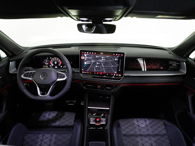 Volkswagen Tayron R-Line-Edition 1.5 150 pk eTSI | LED Matrix | Headup display | 360 camera | Stoel verwarming |