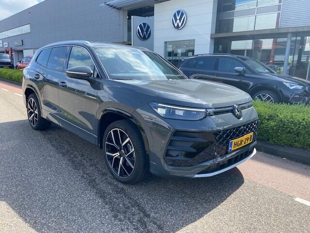 Volkswagen Tayron 1.5 eTSI R-Line Edition 7p. 7 persoons/App. connect/360"Camera/IQ Led