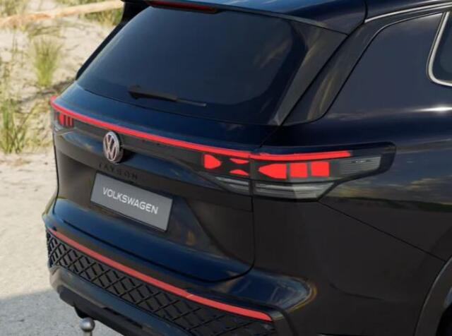 Volkswagen Tayron 1.5 eHybrid R-Line Edition *BLACK STYLE* !!!Profiteer ook van 2.000 EURO inruilpremie!!!