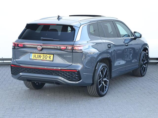 Volkswagen Tayron 1.5 eHybrid R-Line Edition 204 pk DSG | Panoramadak | Side Assist | Keyless | Matrix LED | Stuur- en stoelverwarming | 360 Camera | Head-up Display