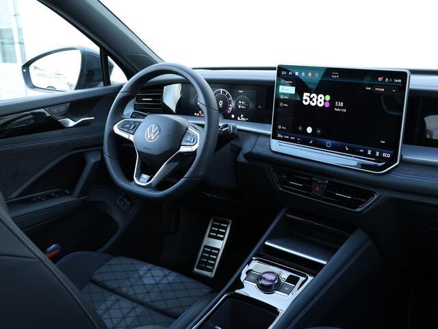 Volkswagen Tayron 1.5 eHybrid R-Line Edition 204 pk DSG | Panoramadak | Side Assist | Keyless | Matrix LED | Stuur- en stoelverwarming | 360 Camera | Head-up Display