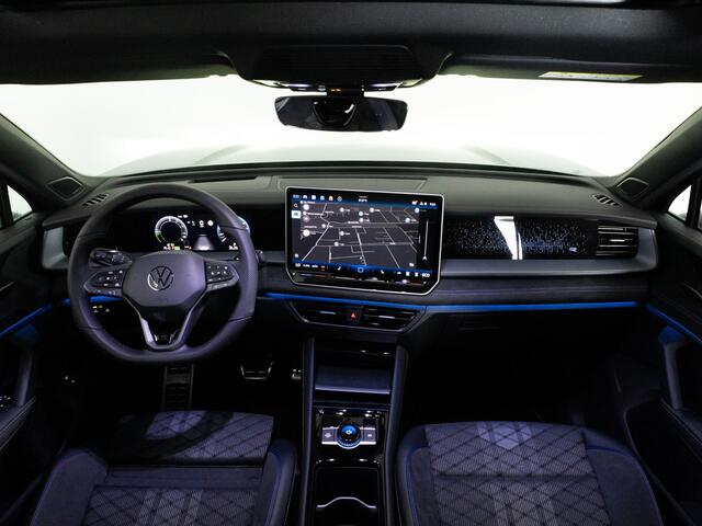 Volkswagen Tayron R-line Edition 1.5 eHybrid 272pk | Trekhaak | Panoramadak | Harman/Kardon | Black Style | 360 Camera | Multimedia plus pakket |