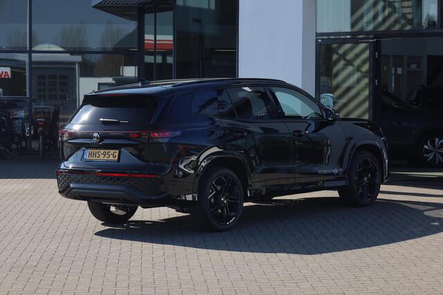 Volkswagen Tayron 1.5 eHybrid R-Line Edition 204PK / 150kW LED Matrix IQ.Light, panoramadak, rondomzichtcamera, voorstoelen verwarm- en ventileerbaar met massagefunctie, achteruitrijcamera, adaptive cruise control met Stop&Go en stuurhulp, head-up display, high end audioin