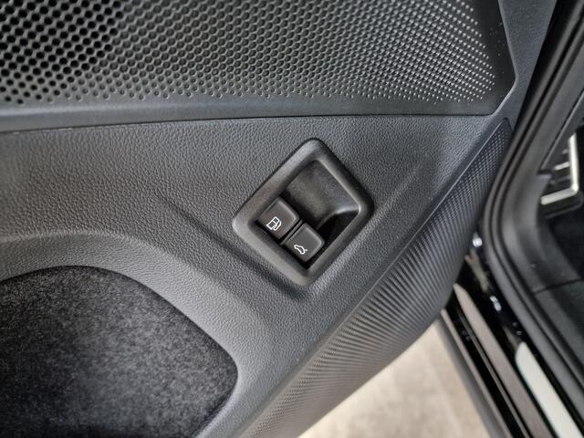 Volkswagen Tayron 1.5 eHybrid R-Line 272pk | Trekhaak | H/K Sound | ID. Matrix | Groot scherm | Black Style | Elek. pano