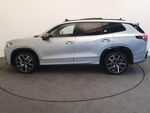 Volkswagen Tayron 1.5 eHybrid 272pk DSG/AUT R-Line Wegklapbare trekhaak, Panoramadak, Harman/Kardon