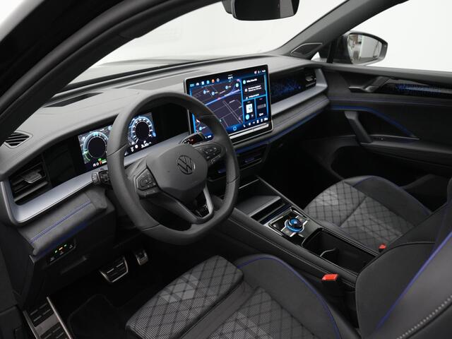 Volkswagen Tayron 1.5 eHybrid 204 pk DSG R-Line Edition | Panoramadak | Trekhaak | Adaptief onderstel | Harman/Kardon | Massage | Achteruitrijcamera