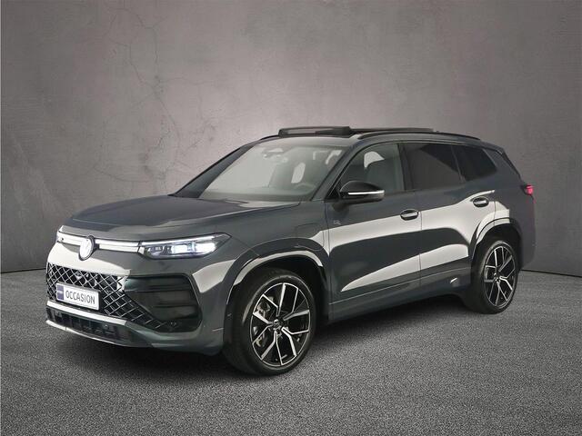 Volkswagen Tayron R-Line Edition 1.5 TSI eHybrid 272pk DSG Automaat Trekhaak, Panoramadak, Black Style, Adaptive cruise control, 360 camera, Navigatie