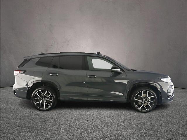 Volkswagen Tayron R-Line Edition 1.5 TSI eHybrid 272pk DSG Automaat Trekhaak, Panoramadak, Black Style, Adaptive cruise control, 360 camera, Navigatie