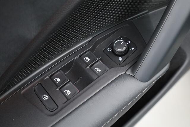 Volkswagen Tayron 1.5 eHybrid R-Line 272pk | Pano | HUD | Harman Kardon | Massage | Keyless | IQ Light | Stoel- Stuurverw.