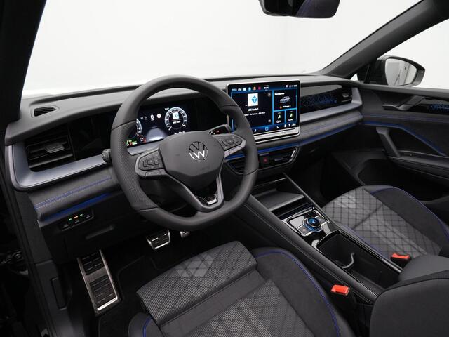 Volkswagen Tayron 1.5 TSI eHybrid 272 pk DSG R-Line Edition | Panoramadak | Adaptief onderstel | Achteruitrijcamera | Stuur-/stoelverwarming