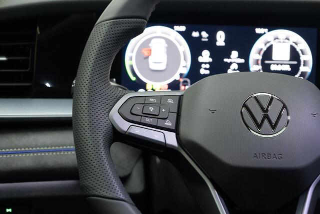 Volkswagen Tayron 1.5 eHybrid R-Line Edition | Black Style | Trekhaak | Panoramadak | 20 inch |