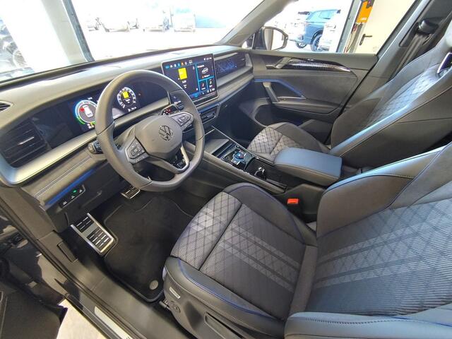 Volkswagen Tayron 1.5 TSI E-HYBRID R-LINE PANO-DAK/TREKHAAK/CAMERA/CARPLAY/ACC/STOELVERW