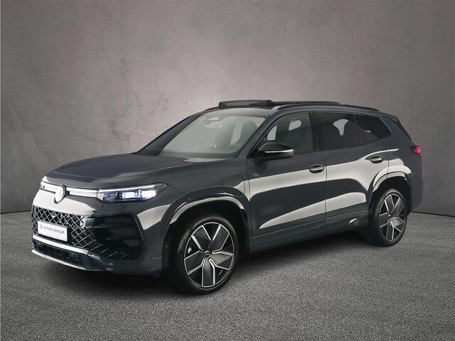 Volkswagen Tayron R-Line Edition 1.5 TSI eHybrid 272pk DSG Automaat Trekhaak, Panoramadak, Black Style, Navigatie, Adaptive cruise control, 360 camera, Elektrische achterklep