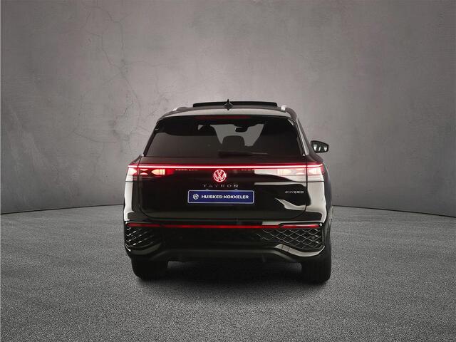Volkswagen Tayron R-Line Edition 1.5 TSI eHybrid 272pk DSG Automaat Trekhaak, Panoramadak, 360 camera, Adaptive cruise control, Achteruitrijcamera, Navigatie, Elektrische achterklep