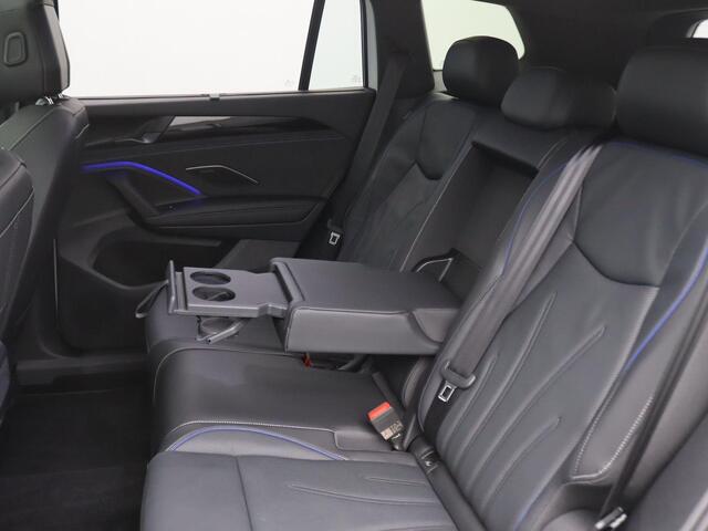 Volkswagen Tayron 1.5 eHybrid R-Line Edition 272PK DSG Pano-Schuifdak, Trekhaak, Black Style, Lederen Bekleding, Harman Kardon Audio, Achteruitrijcamera, Stoel-Stuurverwarming, Elekt. Achterklep, 20" LM Velgen