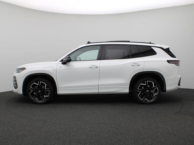 Volkswagen Tayron 1.5 eHybrid R-Line Edition 272PK DSG Trekhaak, Pano-Schuifdak, Head-Up Display, Matrix LED-Verlichting, Black Style, Leder, Harman Kardon, Keyless, 20" LM Velgen, Stoel-Stuurverwarming, 360gr. Camera