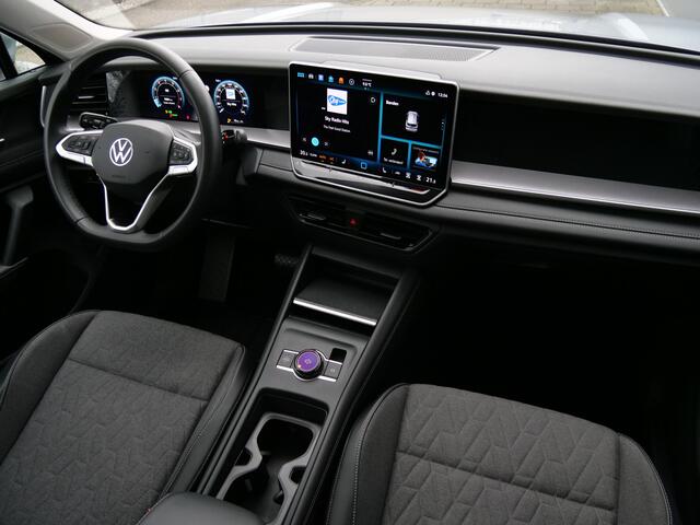 Volkswagen Tayron 1.5 eTSI Life Edition 7 persoons 150 Pk Automaat Apple Carplay / DAB / Camera / Stoelverwarming / Pano-dak