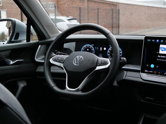 Volkswagen Tayron 1.5 eTSI Life Edition 7 persoons 150 Pk Automaat Apple Carplay / DAB / Camera / Stoelverwarming / Pano-dak