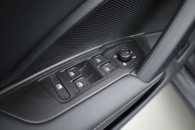 Volkswagen Tayron 1.5 eTSI Life Edition 7p. | Panoramadak | Elek. Trekhaak | Adapt. Cruise | Stoel- Stuurverw/ | Apple CarPlay | Dodehoekdet.