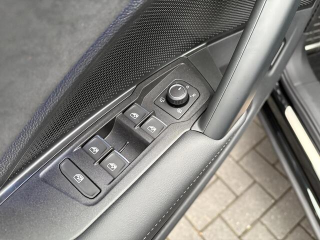 Volkswagen Tayron 1.5 eHybrid R-Line Edition