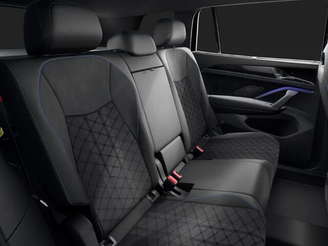 Volkswagen Tayron R-Line Edition 1.5 eHybrid 204 PK 6 versn. DSG · Black Style Pakket · Panoramaschuif-kanteldak · rekhaak inklapbaar, met elektrische ontgrendeling, incl. aanhangermanoeuvreerhulp Trailer Assist ·