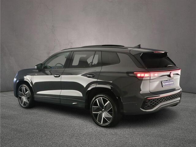 Volkswagen Tayron R-Line Edition 1.5 TSI eHybrid 272pk DSG Automaat Trekhaak, Panoramadak, Black style, Adaptive cruise control, 360 camera, Navigatie, Elektrische achterklep