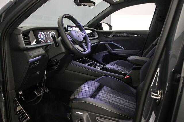 Volkswagen Tayron R-Line Edition 1.5 TSI eHybrid 272pk DSG Automaat Trekhaak, Panoramadak, Black style, Adaptive cruise control, 360 camera, Navigatie, Elektrische achterklep