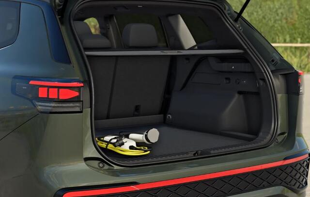 Volkswagen Tayron 1.5 eHybrid R-Line Edition *BLACK STYLE* !!!Profiteer ook van 5.000 EURO inruilpremie!!!